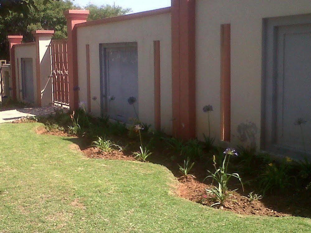 Moshitametsi Guesthouse Kempton Park Zewnętrze zdjęcie